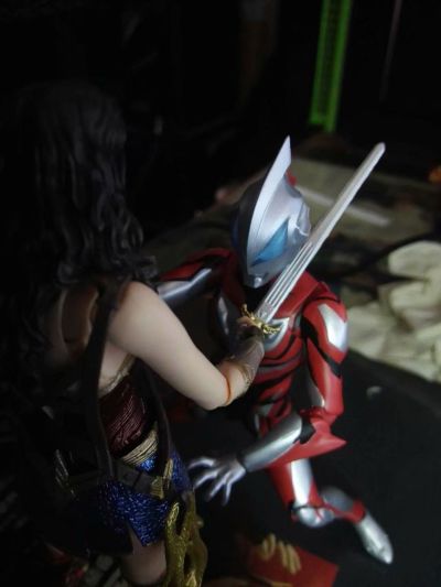 S.H.Figuarts 欧布奥特曼  欧布奥特曼 暗耀形态