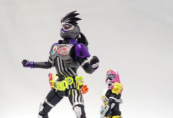 S.H.Figuarts 假面骑士：艾克赛德 假面骑士幻梦 动作玩家 等级0(原始卡带)