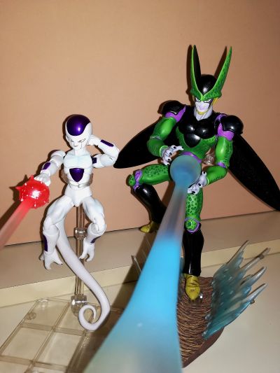 S.H.Figuarts  弗利萨 终极形态-复活