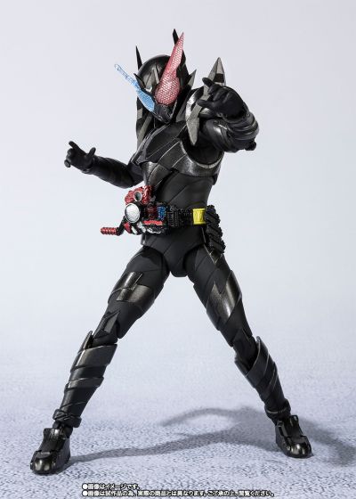S.H.Figuarts 假面骑士创骑 兔子坦克危险形态