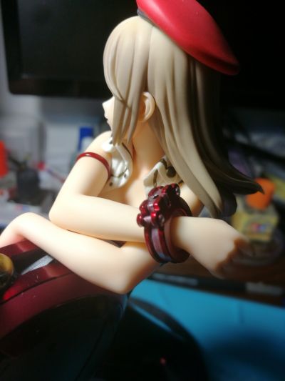 噬神者2 	艾莉莎・伊莉妮琪娜・奥美拉 白泳装版