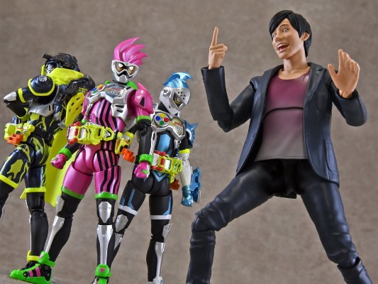 S.H.Figuarts 假面骑士艾克赛德 檀黎斗神 ～神的喜与怒～