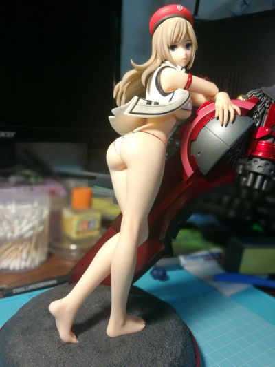 噬神者2 	艾莉莎・伊莉妮琪娜・奥美拉 白泳装版