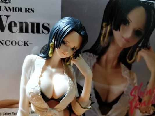 ＧＬＩＴＴＥＲ＆ＧＬＡＭＯＵＲＳ 海贼王 波雅・汉库克 