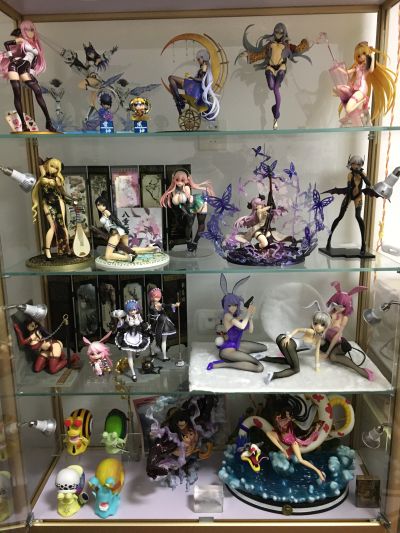 超白玻璃柜和亚克力盒（虽然还未成型）