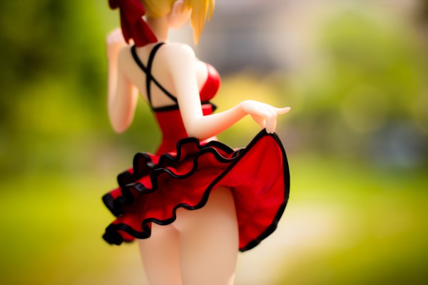 Fate/EXTRA CCC Saber 深红现代服