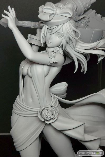 噬神者2 	艾莉莎・伊莉妮琪娜・奥美拉 深紅纪念礼服Ver.