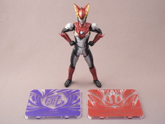 S.H.Figuarts 罗布奥特曼 罗索奥特曼 烈火形态