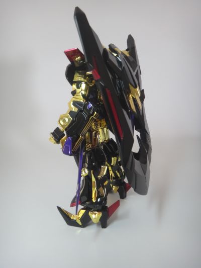 1/100高达SEED DESTINY系列 机动战士高达SEED DESTINY MBF-P01-Re2 异端高达金色机 天蜜娜