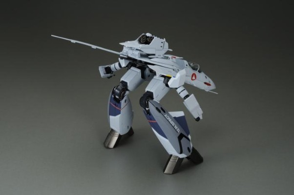 超时空要塞ZERO 1/60 完全变形VF-0A 凤凰（工藤真专用机）