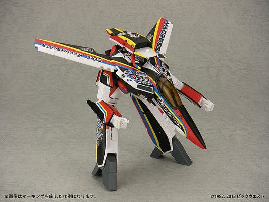 超时空要塞 VF-1J 女武神(30周年纪念涂装机)