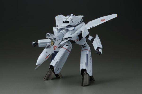 超时空要塞ZERO 1/60 完全变形VF-0A 凤凰（工藤真专用机）