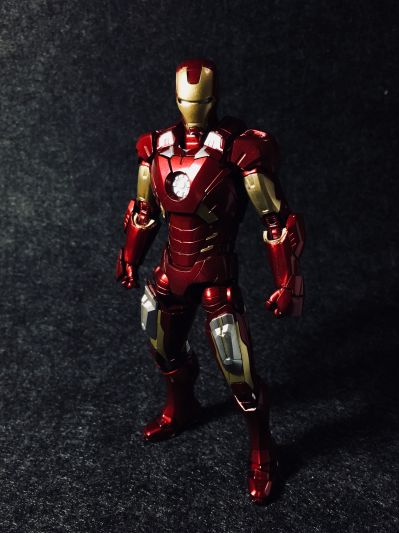 S.H.Figuarts 复仇者联盟2奥创纪元 钢铁侠 四十五号装甲