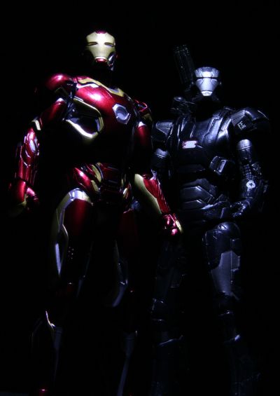 S.H.Figuarts 复仇者联盟2奥创纪元 钢铁侠 四十五号装甲