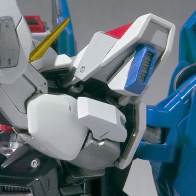 METAL BUILD 机动战士高达SEED ZGMF-X10A 自由高达