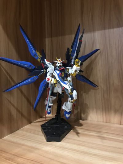 PG 机动战士高达SEED DESTINY  强袭自由高达