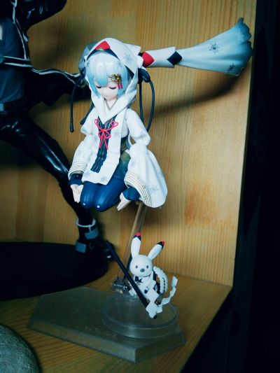 figma#EX-45 VOCALOID 丹顶鹤 雪初音 巫女ver.