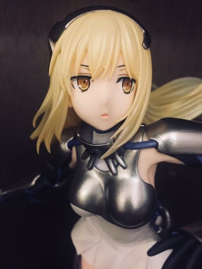 期待在地下城邂逅有错吗 外传 剑姬神圣谭 艾丝·华伦斯坦