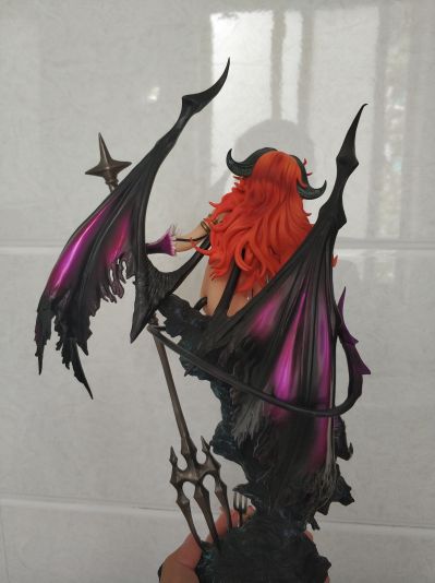 黑の守り手 屈曲角の悪魔(ディアボルス・インクリナタス)：デスデモナ