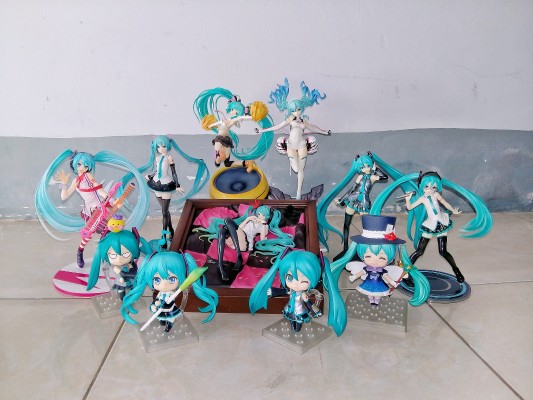 VOCALOID角色系列 01 初音未来 Lat式Ver.