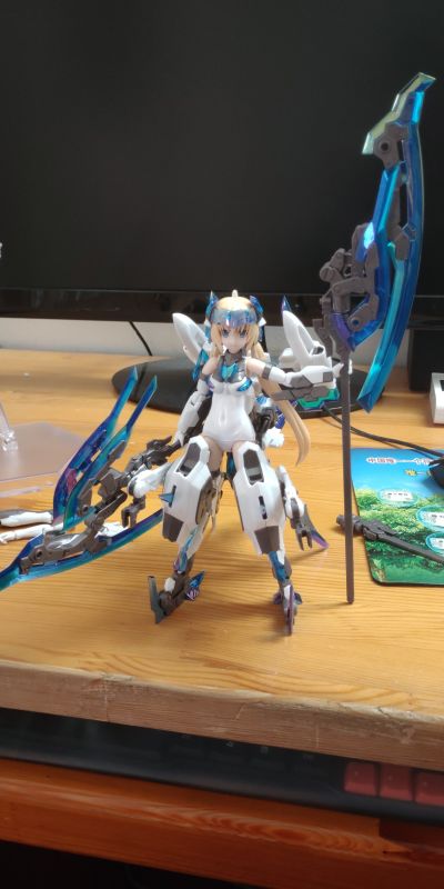 机甲少女 白皙魔鹫