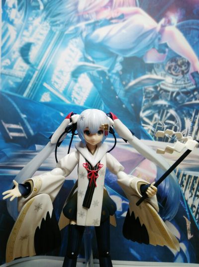 figma#EX-45 VOCALOID 丹顶鹤 雪初音 巫女ver.