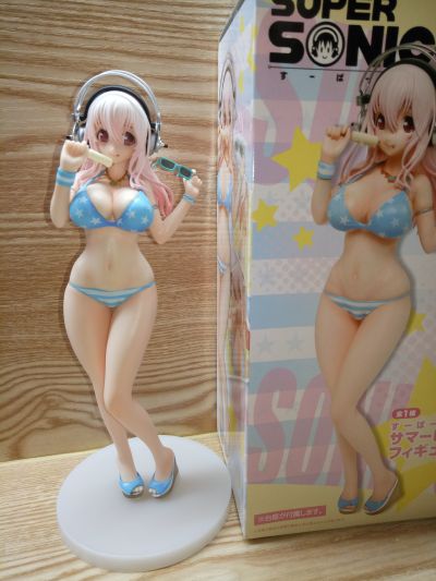 超级索尼子 サマービーチフィギュア