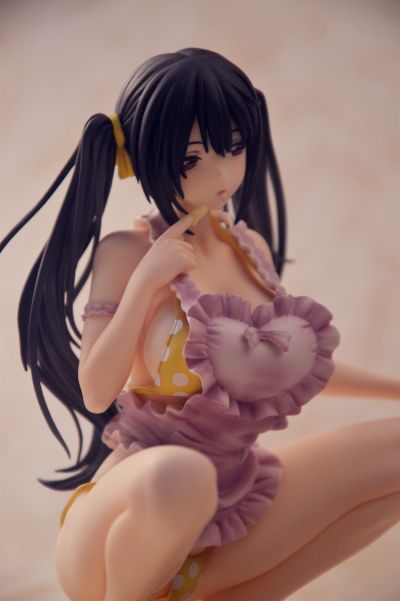 快乐天BEAST封面女郎 春本樱