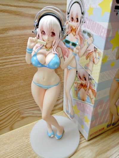 超级索尼子 サマービーチフィギュア