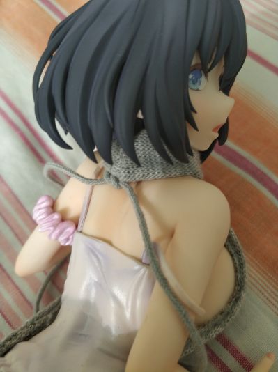 胸贴玻璃的女孩子