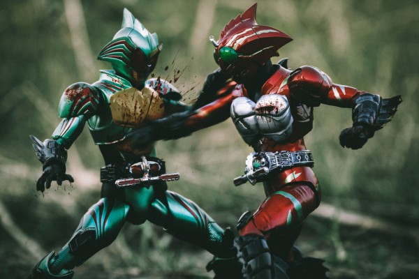 S.H.Figuarts  假面骑士亚马逊欧米伽