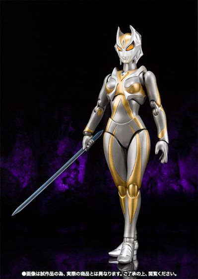 ULTRA-ACT 迪迦奥特曼 最终决战 闪耀迪迦 与 卡蜜拉 套装