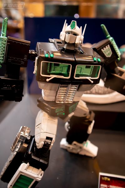 变形金刚MP系列 变形金刚 擎天柱 “Elephant”