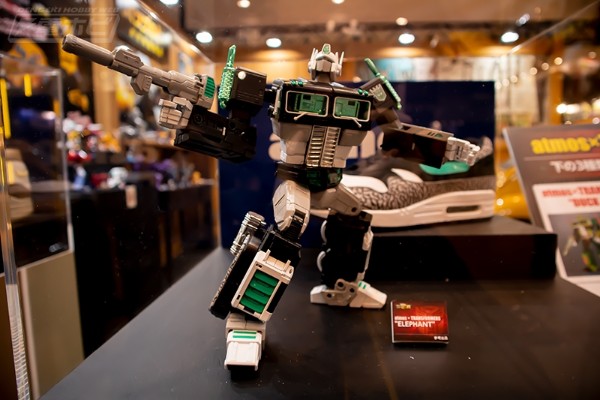 变形金刚MP系列 变形金刚 擎天柱 “Elephant”