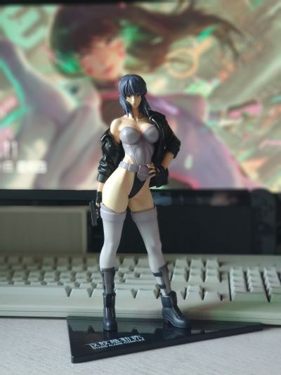 LADY EDGE: WEDDING 海贼王 佩罗娜