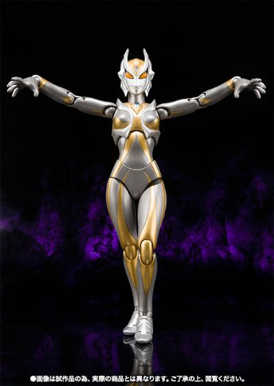 ULTRA-ACT 迪迦奥特曼 最终决战 闪耀迪迦 与 卡蜜拉 套装