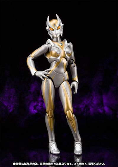 ULTRA-ACT 迪迦奥特曼 最终决战 闪耀迪迦 与 卡蜜拉 套装