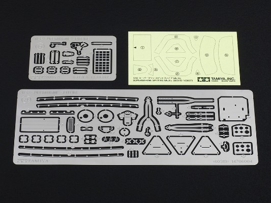 60320 1/32 超级马林 喷火战斗机 Mk.VIII