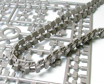 35239 1/35 德国 18吨 重型半履带开车 FAMO