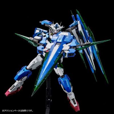 ＭＧ 1/100 机动战士高达00V战记 	GNT-0000/FS 量子型00全刃式［特别涂装版］