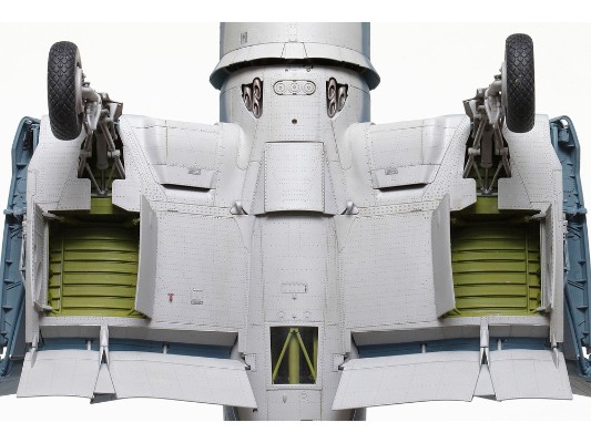 60324 1/32 沃特 F4U-1海盗 舰载战斗机 鸟笼