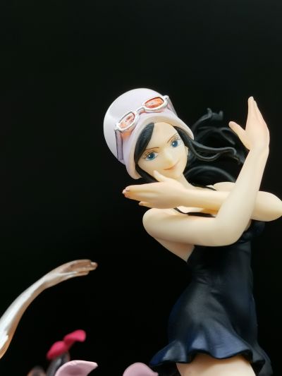 FiguartsZERO 海贼王 妮可・罗宾 Mil Fleur Campo de Flores 