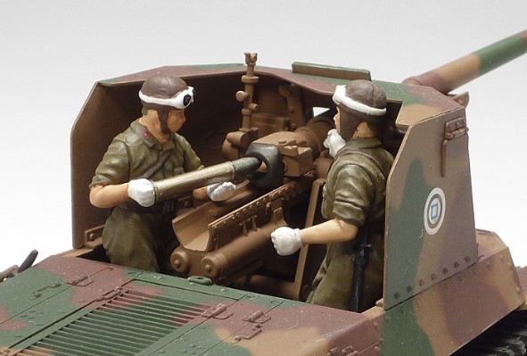 35331 1/35 日本陆军 一式 75mm自行火炮(附带6个兵人)