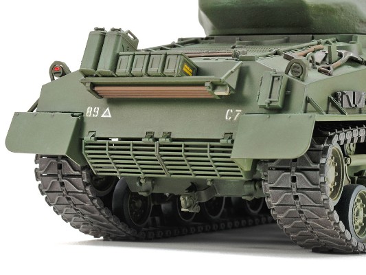 35359 1/35 美国 M4A3E8 谢尔曼 中型坦克 "EASY EIGHT"（朝鲜战争）