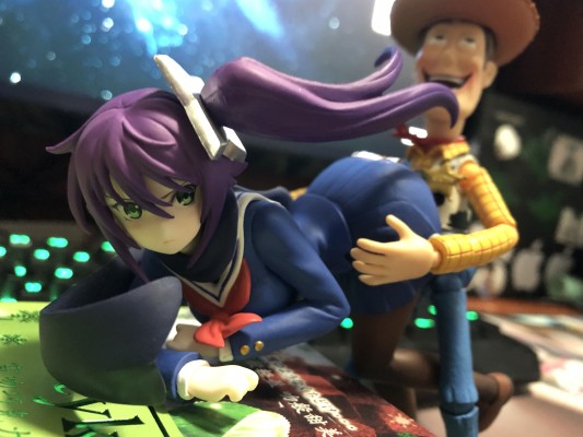 压泡面手办 	摇曳庄的幽奈小姐 雨野狭雾