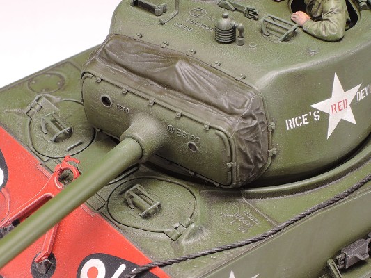 35359 1/35 美国 M4A3E8 谢尔曼 中型坦克 "EASY EIGHT"（朝鲜战争）