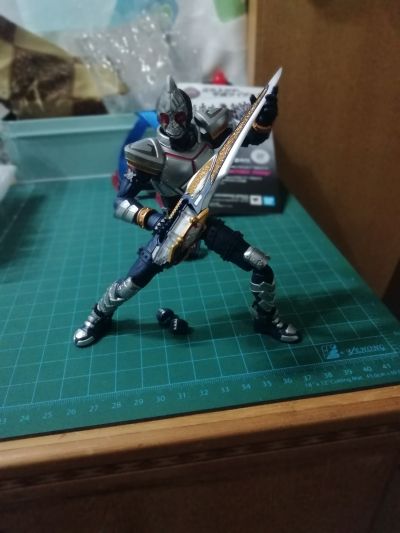 S.H.Figuarts   假面骑士剑 -20假面骑士踢/平成二十骑士纪念版-