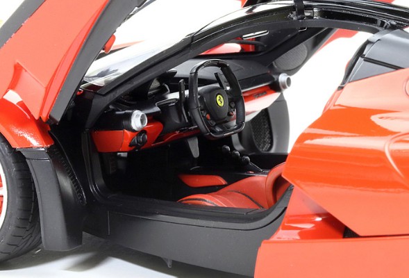 24333 1/24 法拉利 拉法