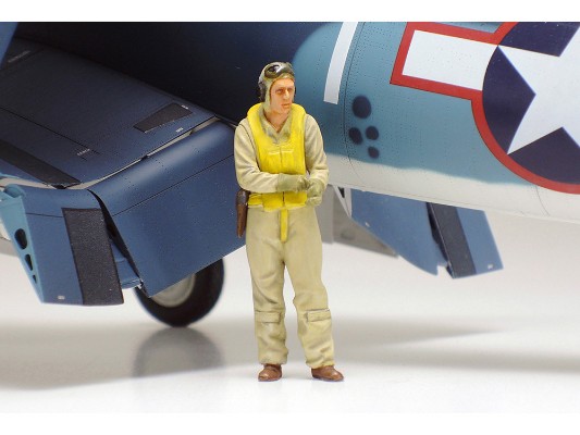 60325 1/32 沃特 F4U-1A 海盗 舰载战斗机