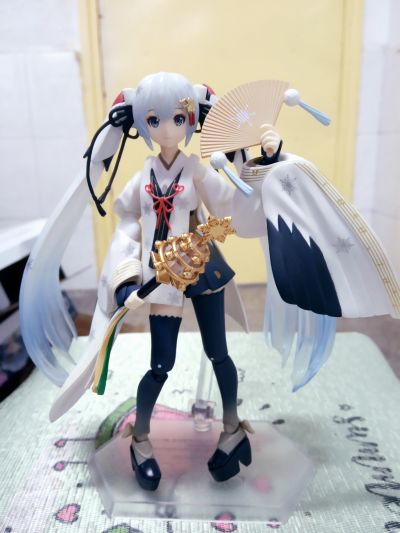 figma#EX-45 VOCALOID 丹顶鹤 雪初音 巫女ver.